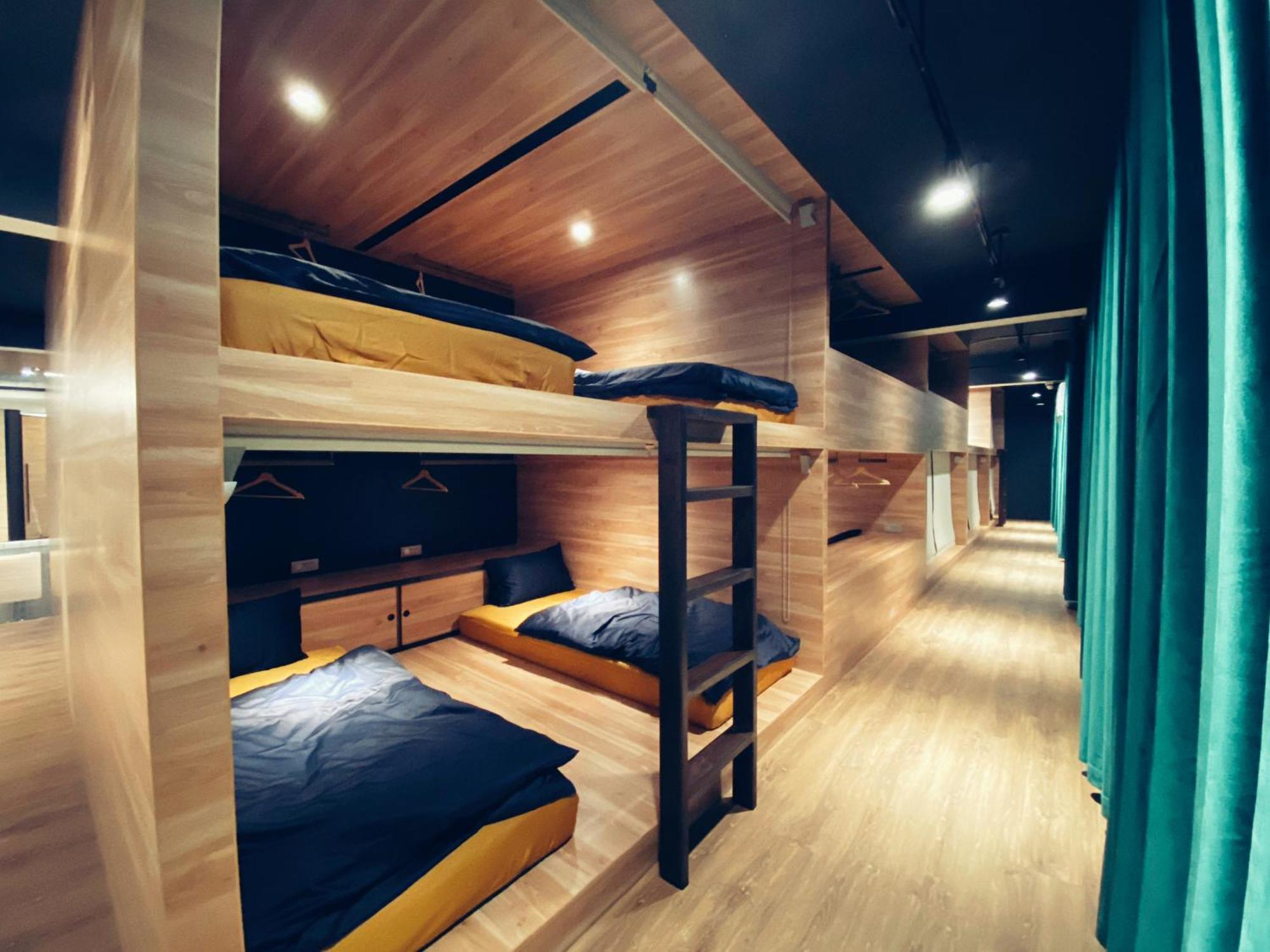 Perbed Hostel-Taichung Station Esterno foto