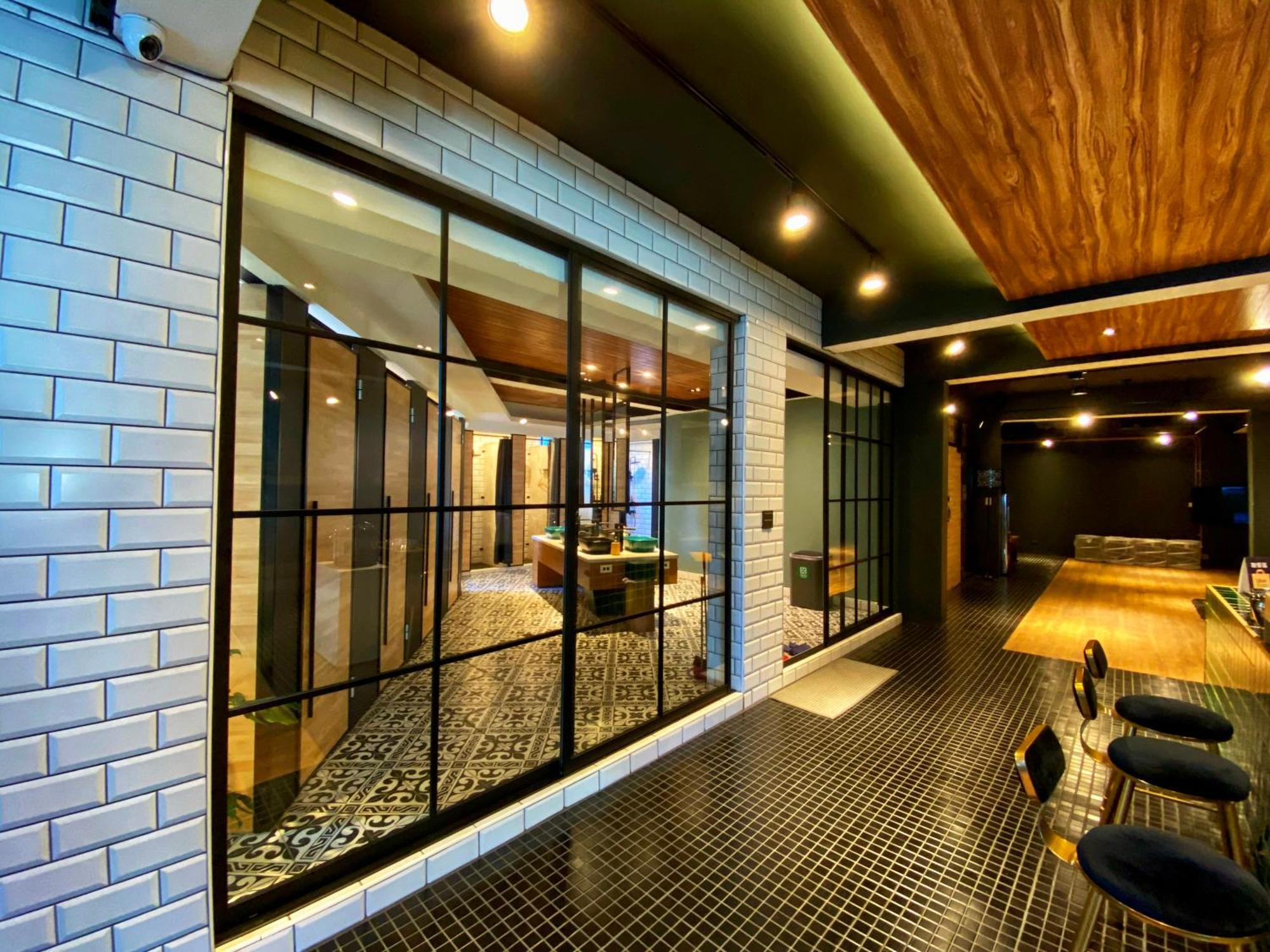 Perbed Hostel-Taichung Station Esterno foto